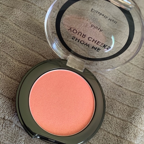 Blush - Picture 2 of 3